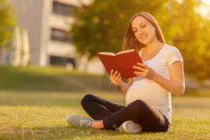 Cómo afrontar el embarazo durante la universidad: una guía para estudiantes